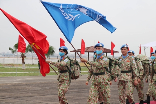Vietnam s engineering unit, field hospital leave for UN peacekeeping missions